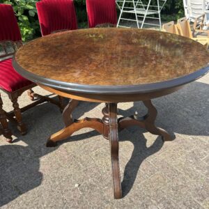 Ronde eettafel