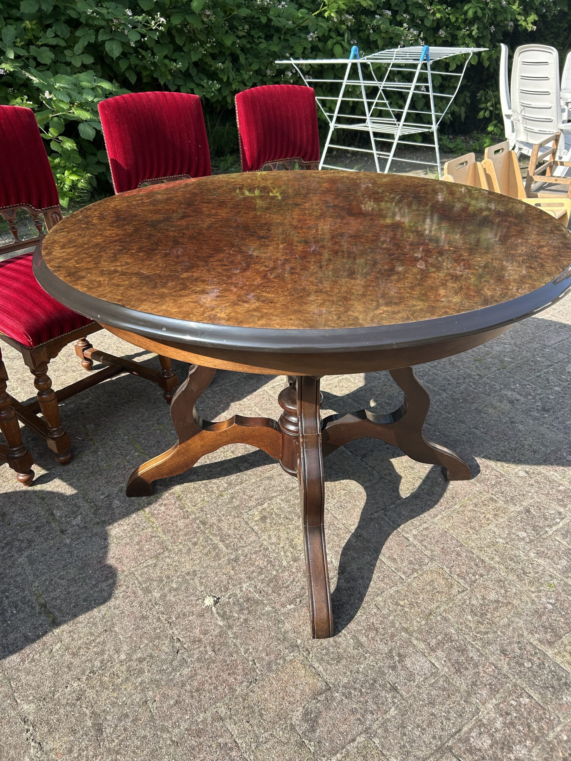 Ronde eettafel